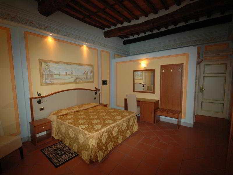 Dimora Dei Guelfi Luxury Rooms 卢卡 外观 照片