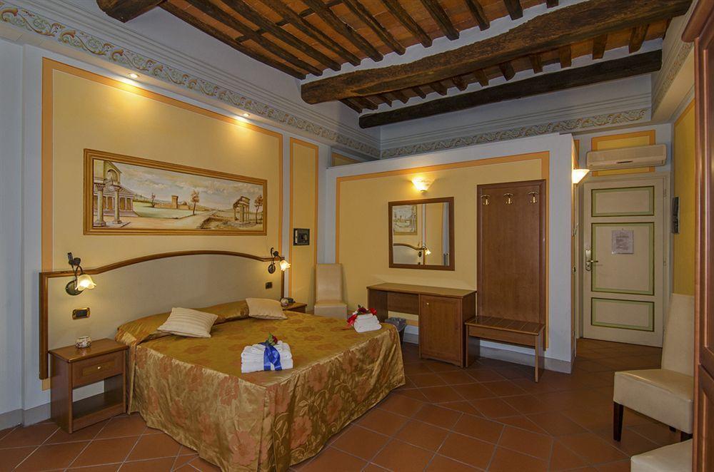 Dimora Dei Guelfi Luxury Rooms 卢卡 外观 照片