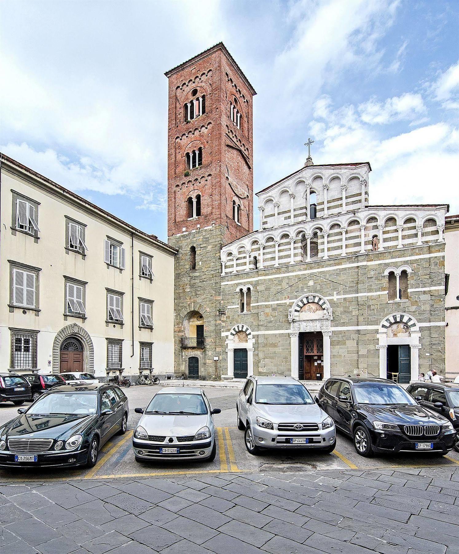 Dimora Dei Guelfi Luxury Rooms 卢卡 外观 照片