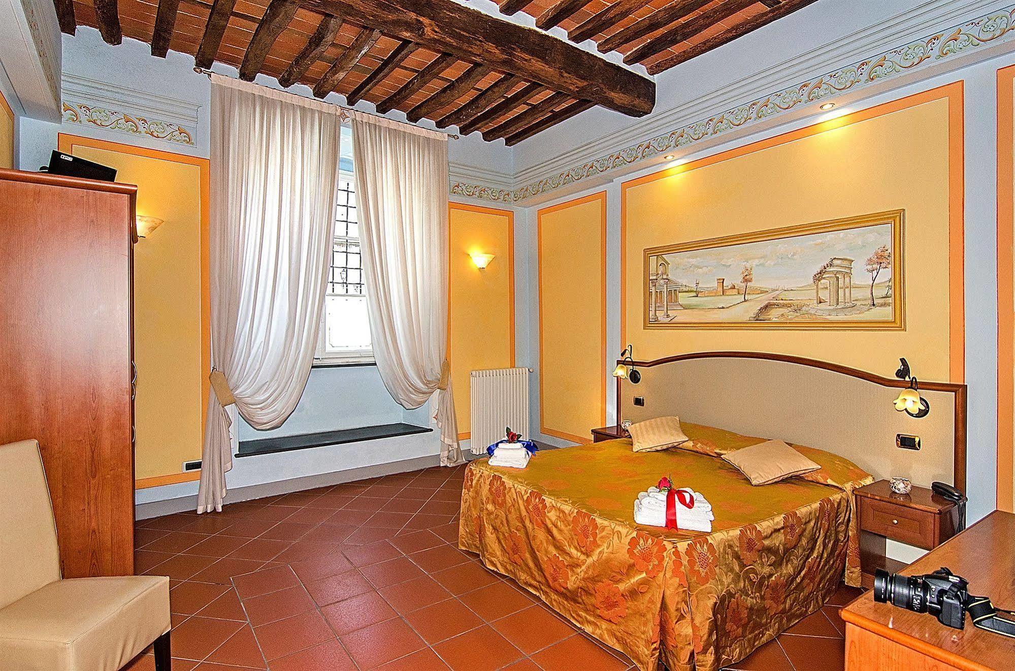 Dimora Dei Guelfi Luxury Rooms 卢卡 外观 照片