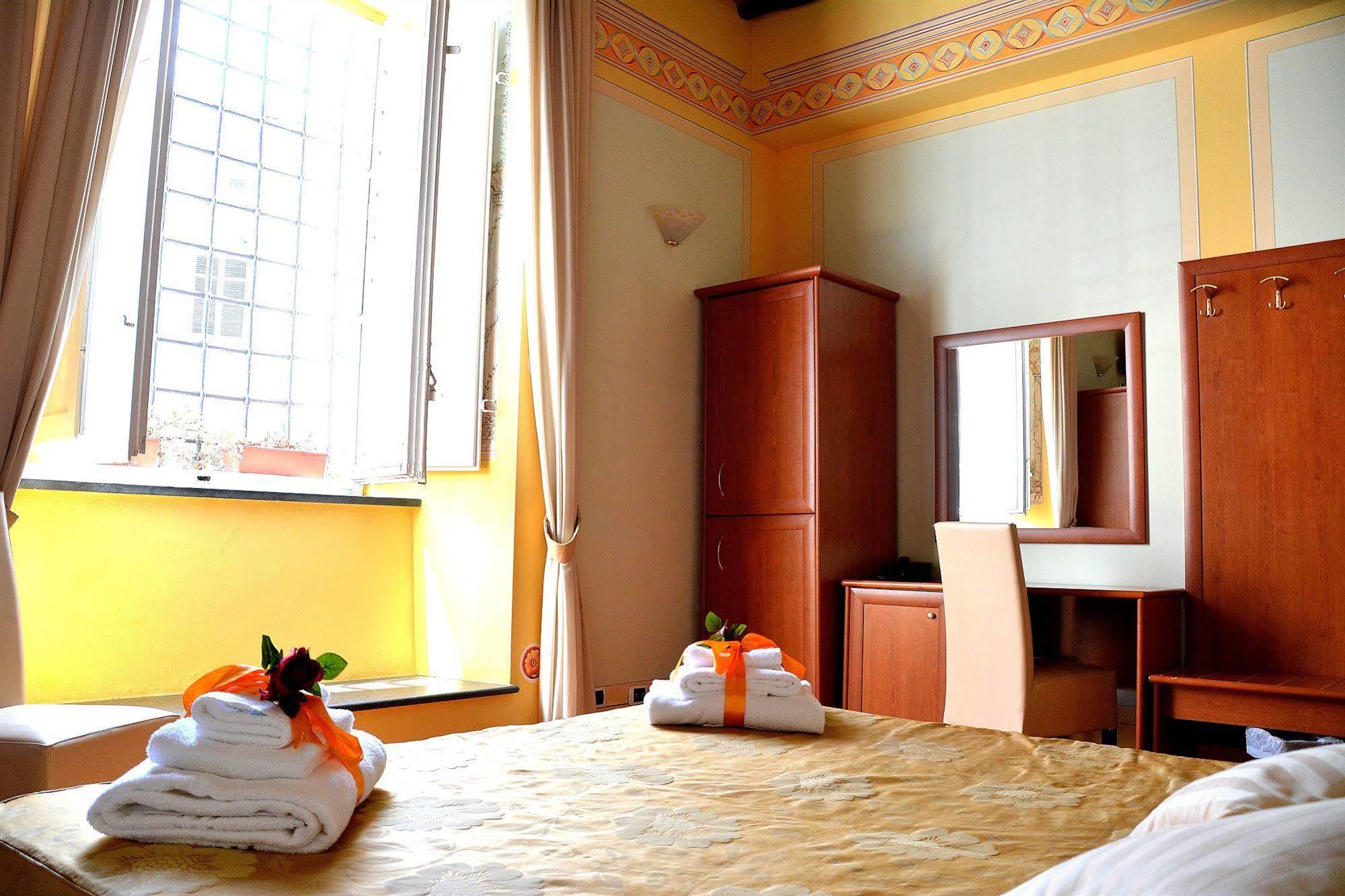 Dimora Dei Guelfi Luxury Rooms 卢卡 外观 照片