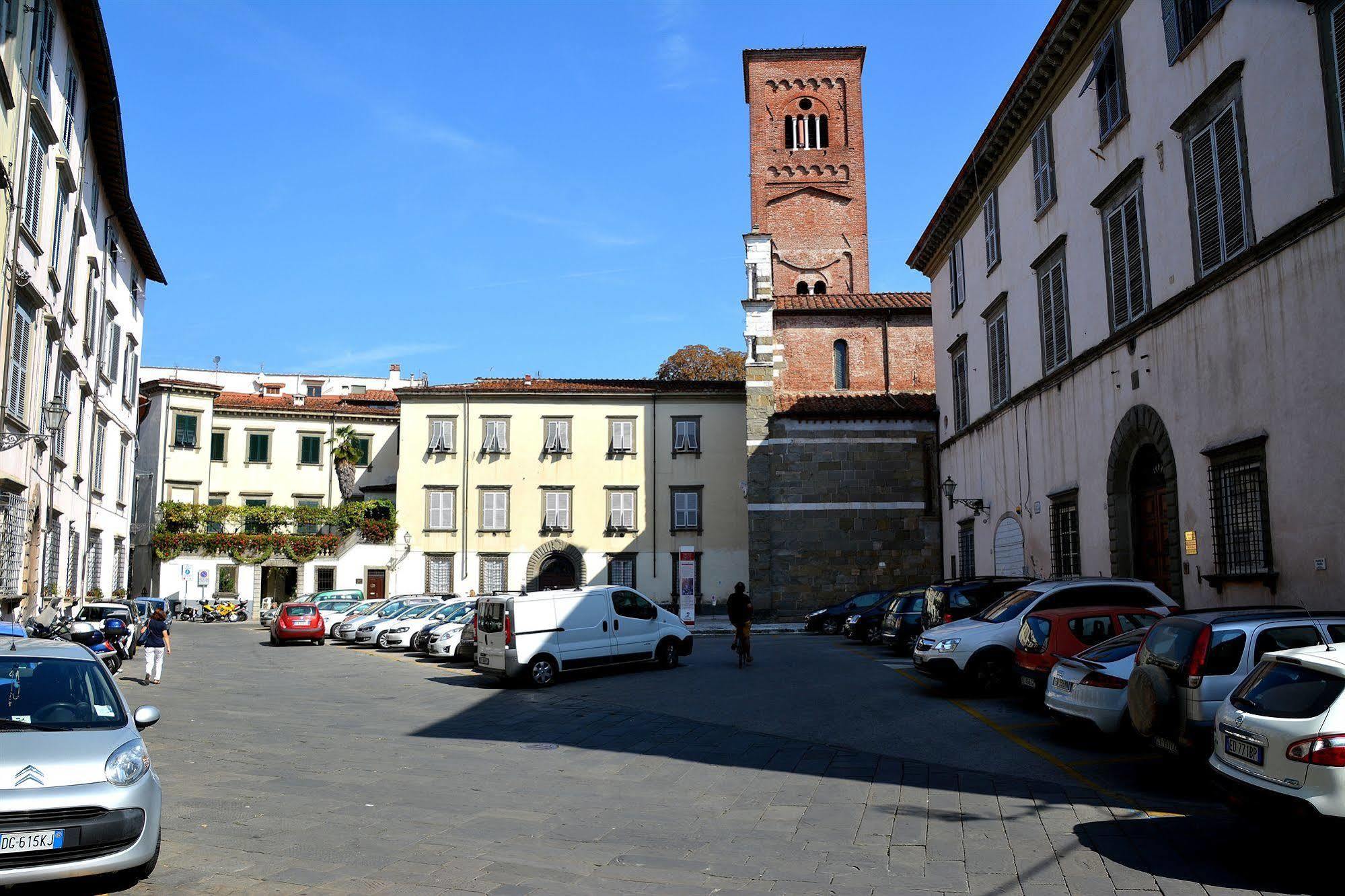 Dimora Dei Guelfi Luxury Rooms 卢卡 外观 照片